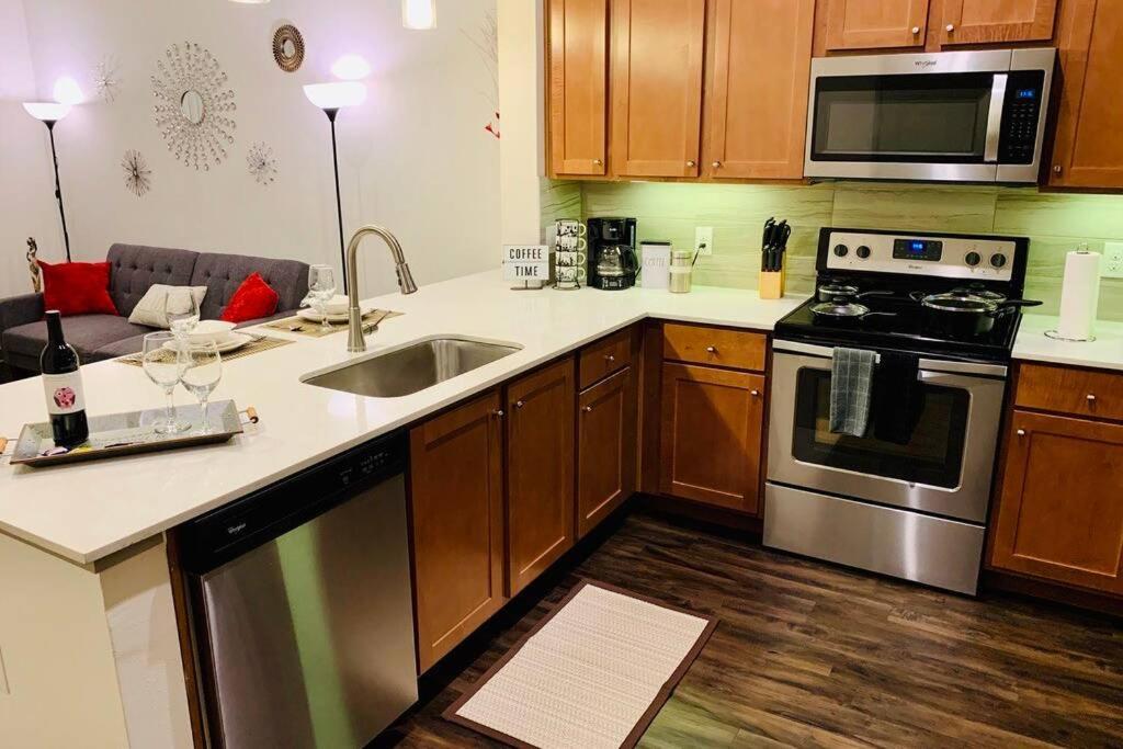 Ferienwohnung New Apart Downtown - 5Min Stadium/Parks/Museum Houston Exterior foto